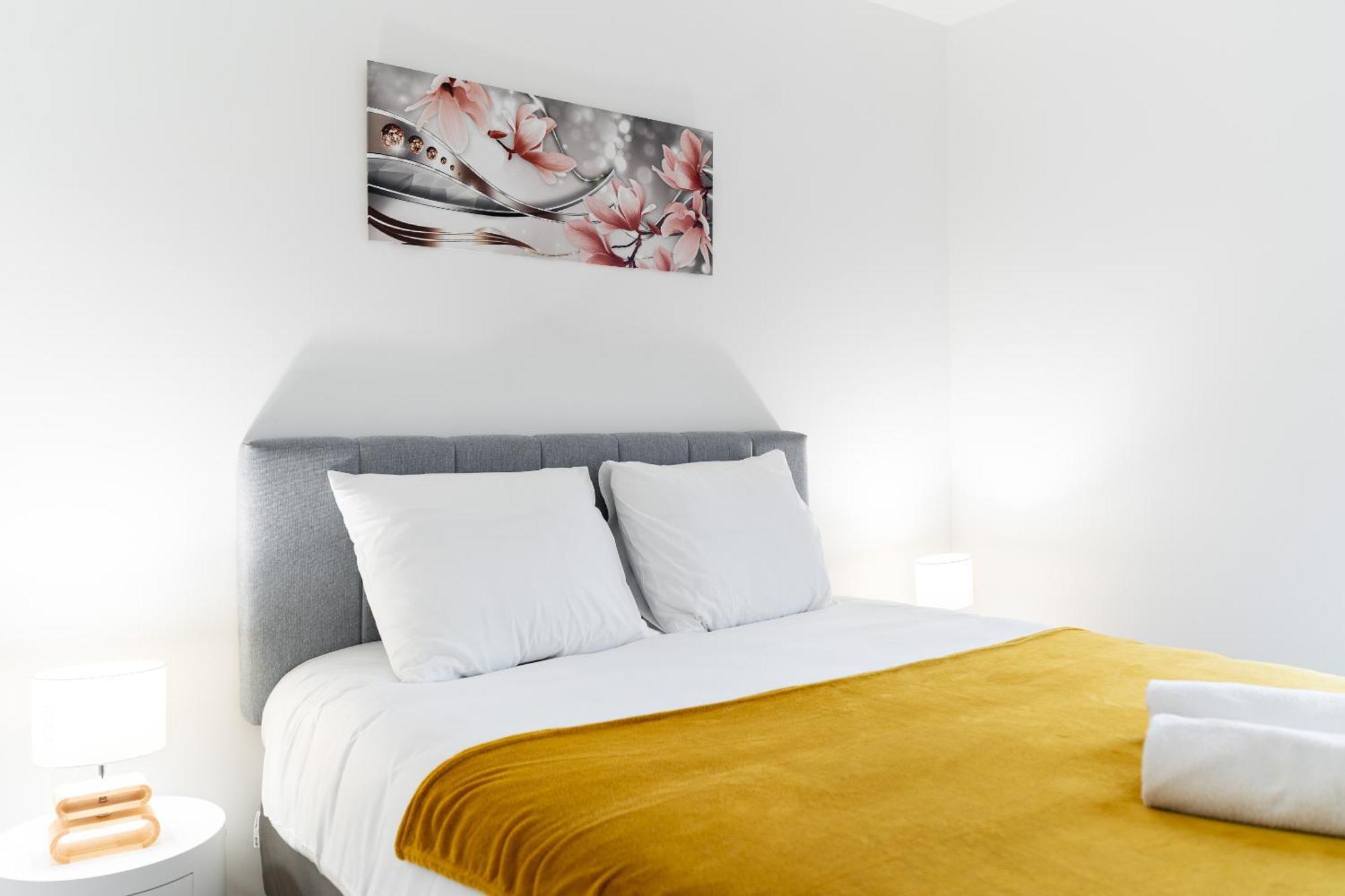 Road To Disney By Plaza Apartment มองต์เตฮวา ภายนอก รูปภาพ