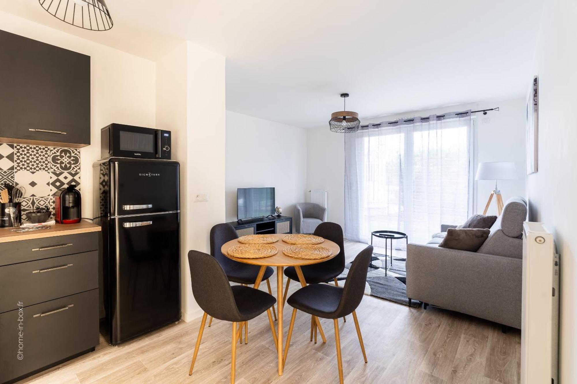 Road To Disney By Plaza Apartment มองต์เตฮวา ภายนอก รูปภาพ